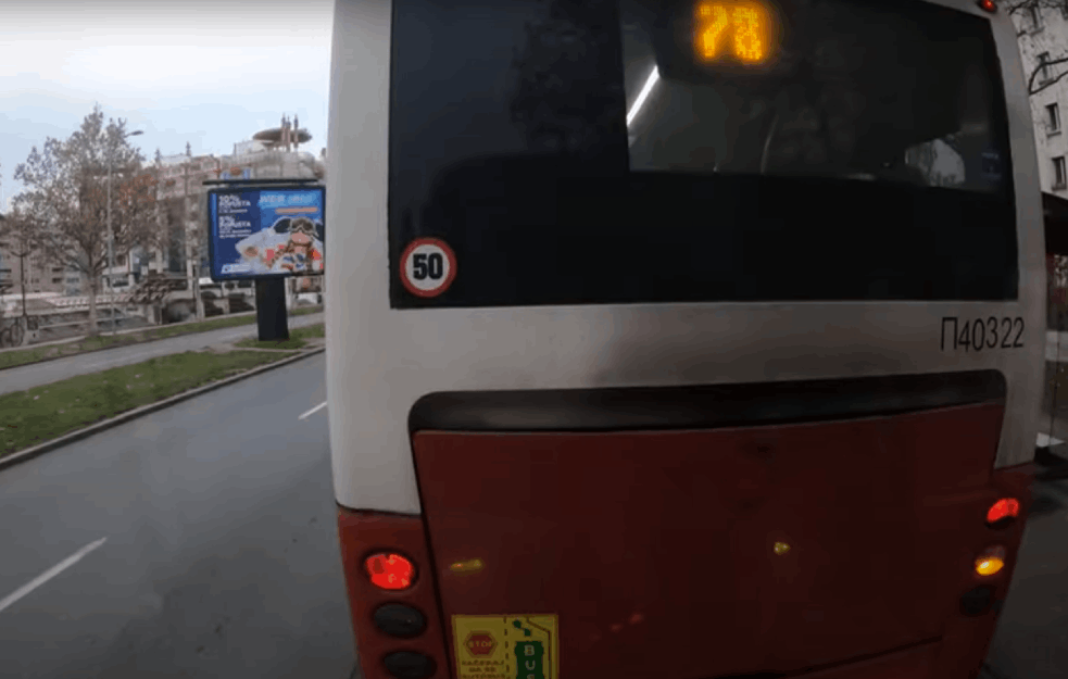 ČIME SE MI VOZIMO?! Dobro da neko NIJE NASTRADAO! Autobus GSP se SAM ZAPALIO u garaži!